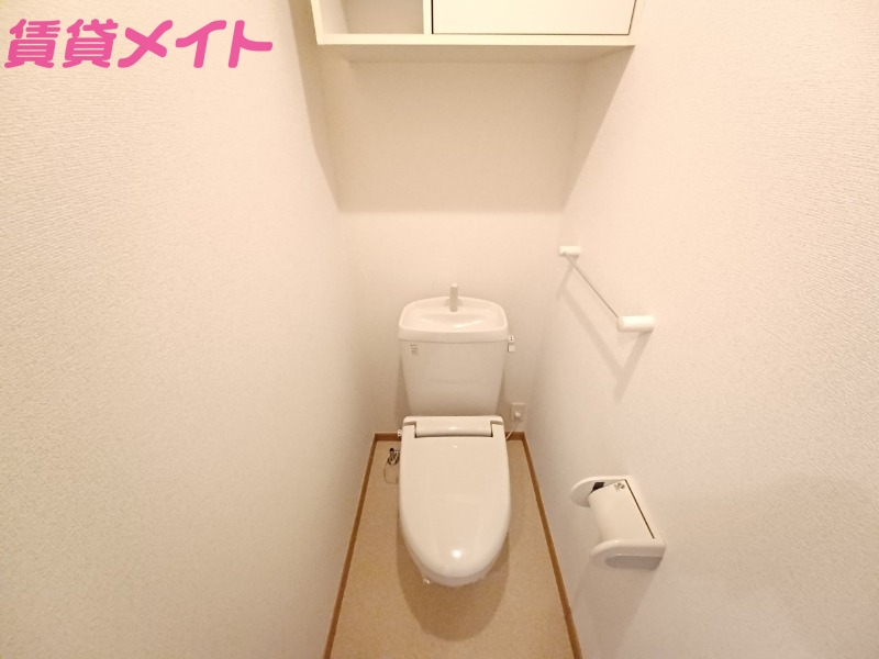 トイレ　同型反転タイプの写真です