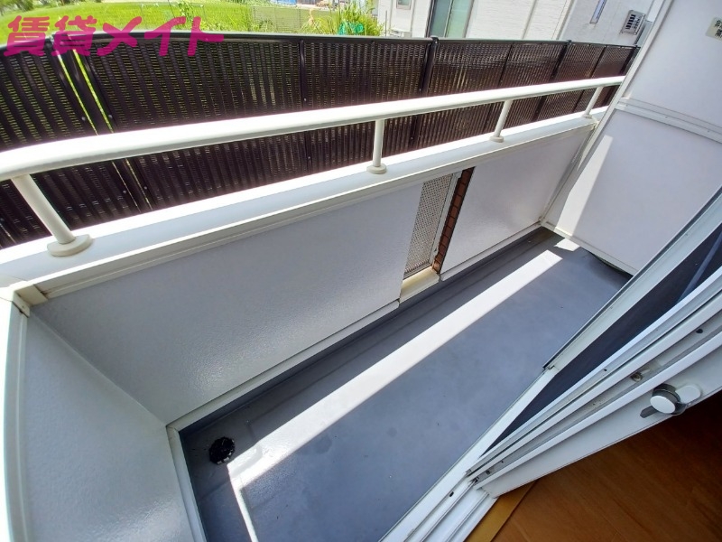バルコニー　同型反転タイプの写真です