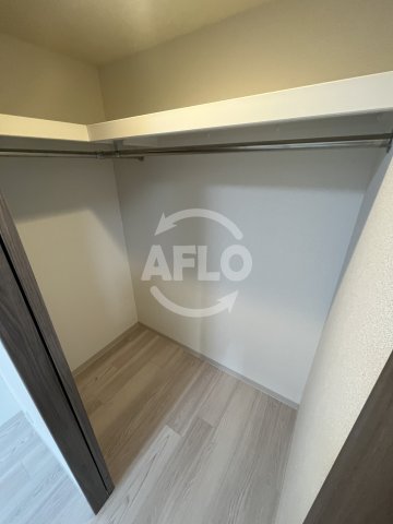 収納　エステムコート新大阪XVIパルス　ウォークインクローゼット