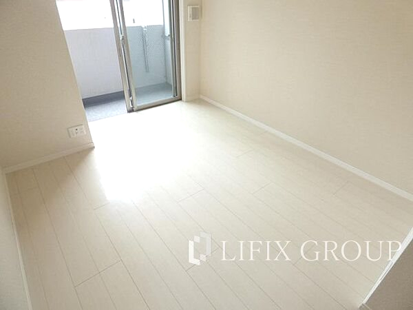 居室・リビング　窓側リビング