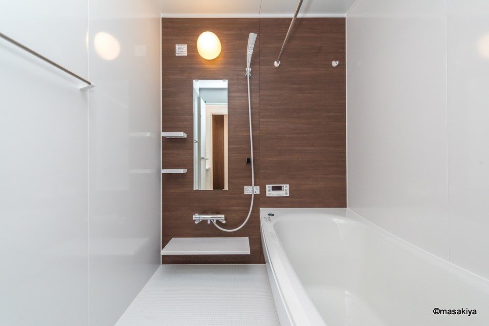 バス・シャワールーム　お風呂　一坪タイプで広々です。