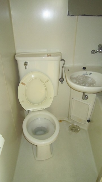 トイレ　反転別部屋参考写真