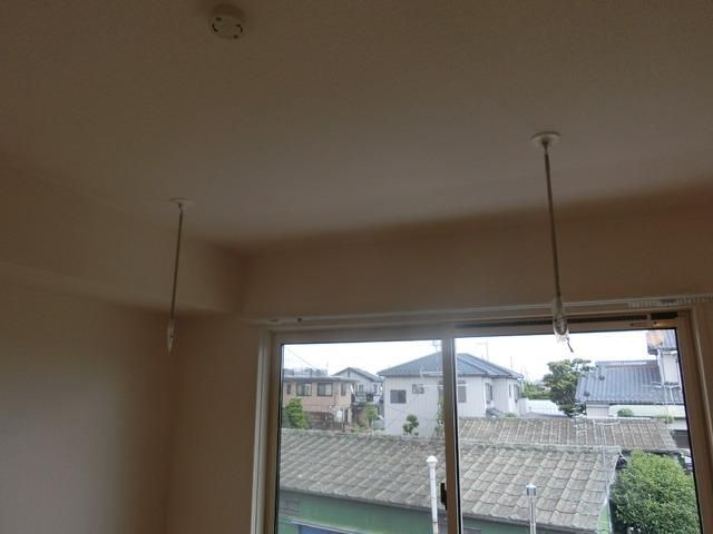 その他設備　室内物干し完備