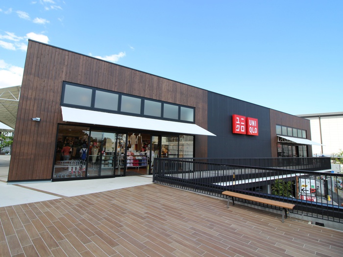 ショッピングセンター　吹田グリーンプレイス（ショッピングセンター）まで550m