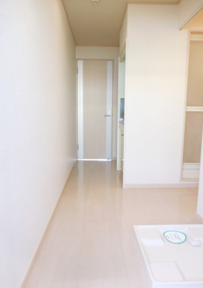 居室・リビング　同物件別室写真