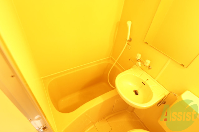 バス・シャワールーム　こちらのお風呂で、一日の疲れを癒してくださいね