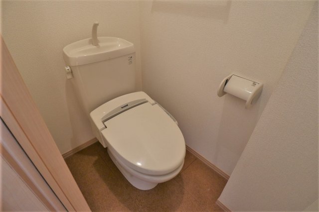 トイレ　同タイプのお部屋の参考写真です。