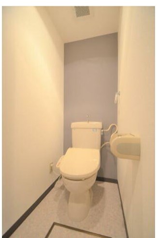 トイレ　室内写真はイメージです （入居時家具等撤去）