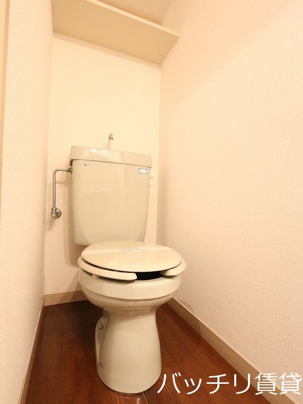 トイレ　同型タイプの為、現状を優先いたします
