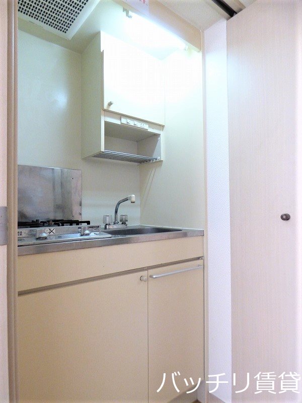 キッチン　同型タイプの為、現状を優先いたします