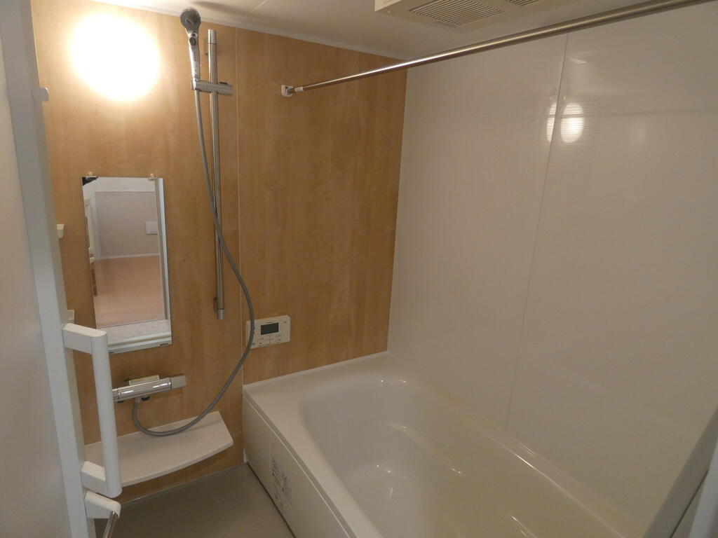 バス・シャワールーム　追焚・浴室乾燥機付バス