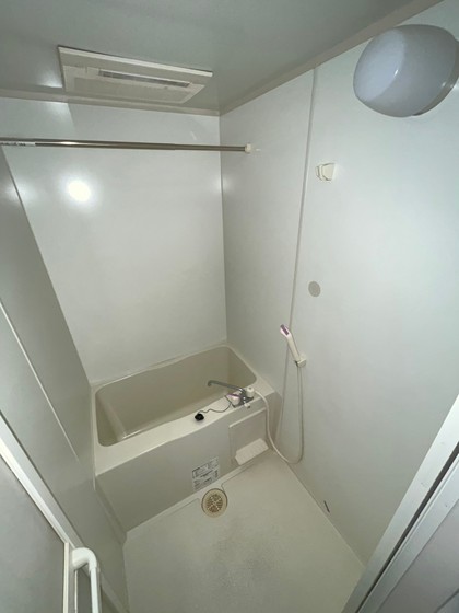 バス・シャワールーム　※別部屋の写真です