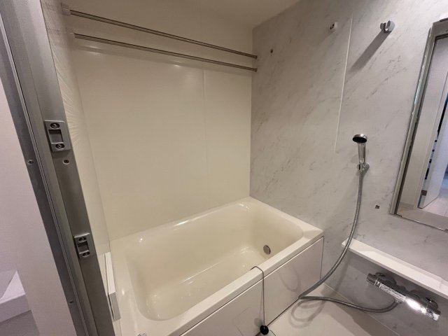 バス・シャワールーム　お風呂で日々の疲れを落としましょう