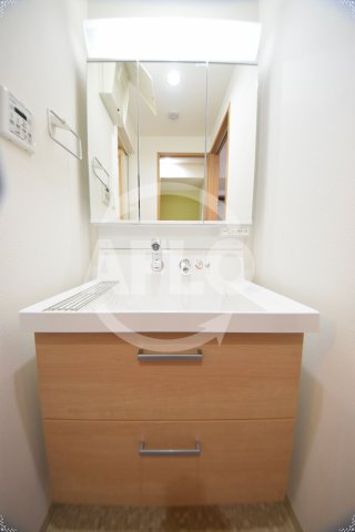 洗面設備　モノトーン難波　独立洗面台