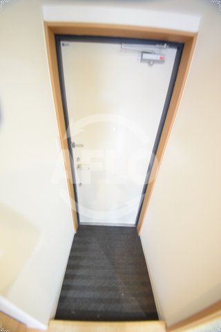 玄関　モノトーン難波　玄関