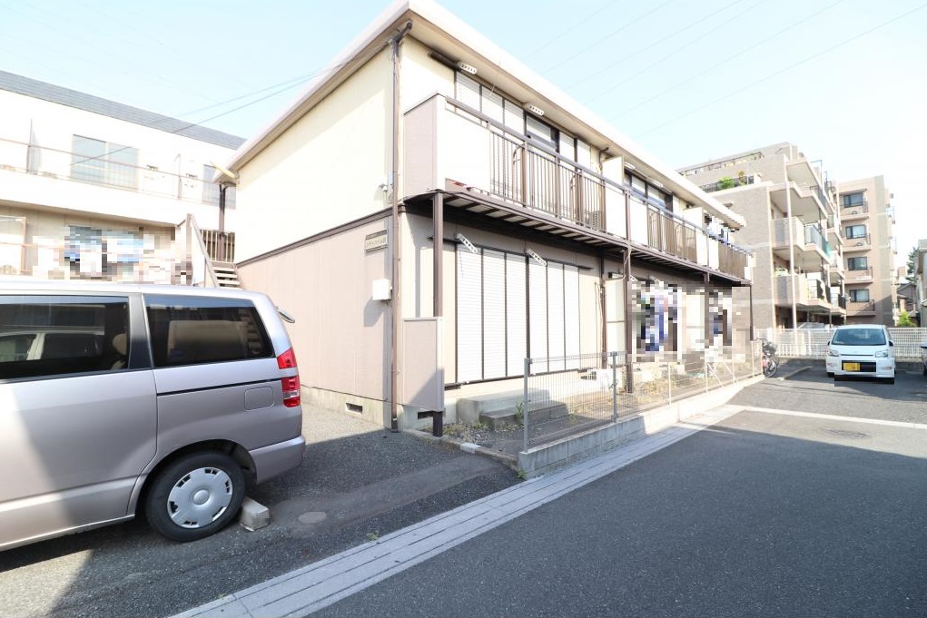 建物外観　セキスイハイム施工・管理　駐車場1台無料