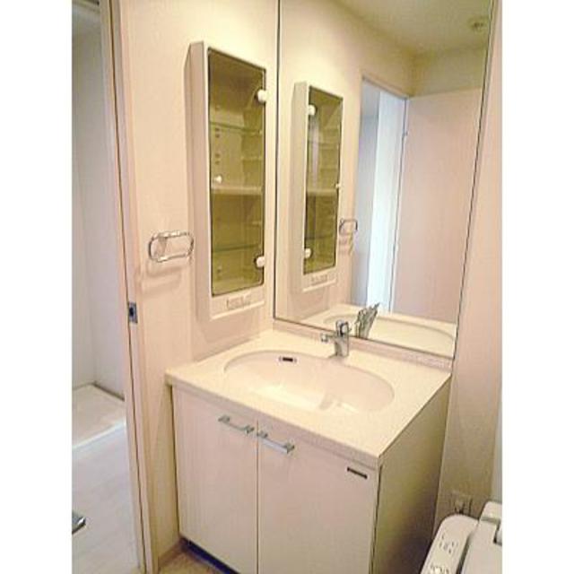 洗面設備　※写真は同タイプ住戸です。