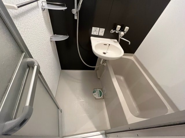 バス・シャワールーム　※別部屋参考写真となります。