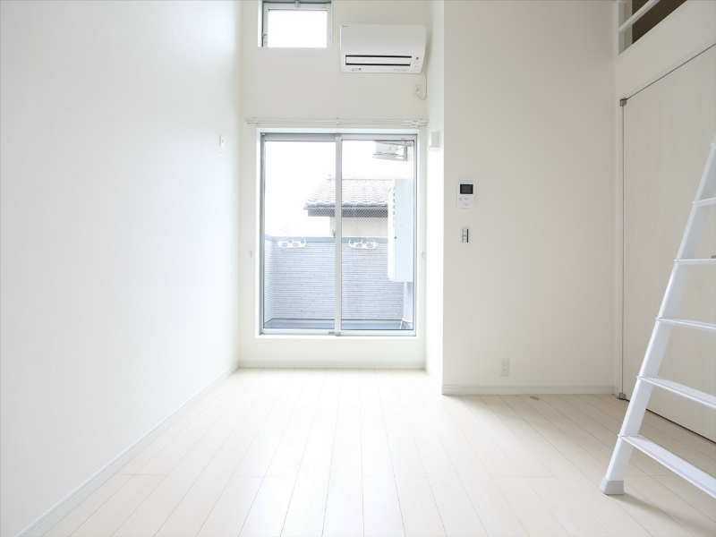 バルコニー　洋室5.5帖　ロフト5.1帖（収納でもお部屋でも使えます）