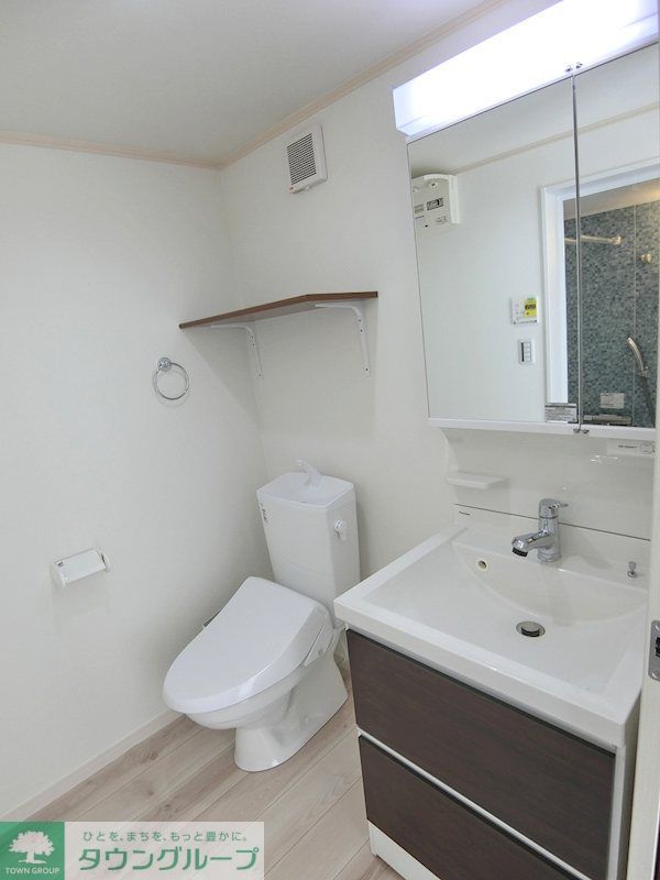 洗面設備　独立洗面台を完備し、朝の身支度が快適です♪