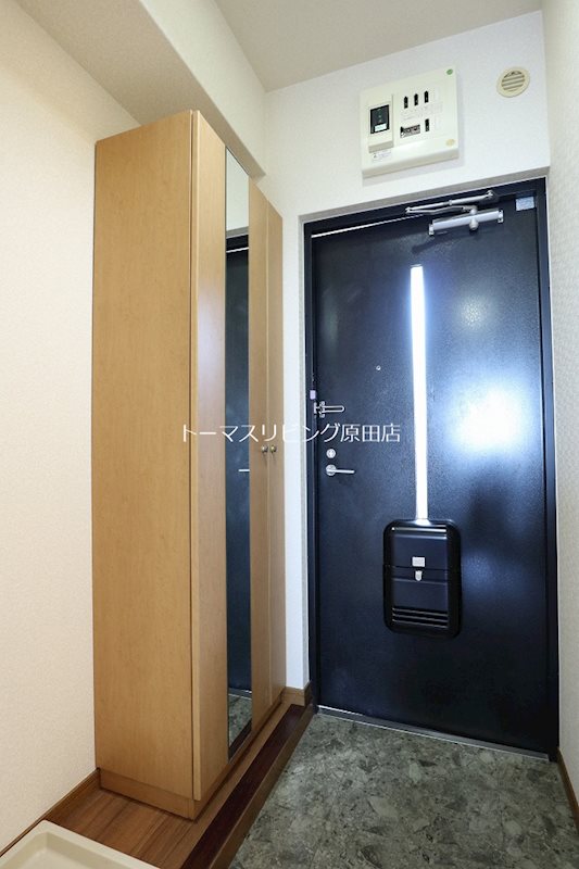 玄関　206号室写真