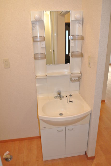 洗面設備　（他室転載）