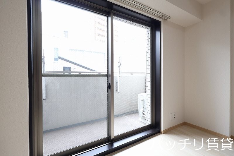 バルコニー　別部屋写真の為、現状を優先いたします。