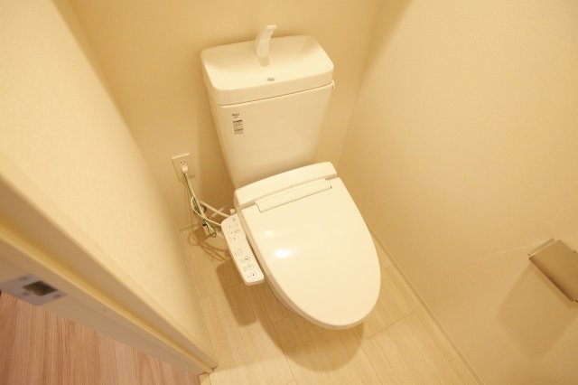 トイレ　※別部屋の参考写真です。