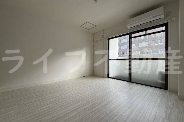 居室・リビング　居間です