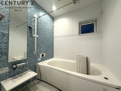 バス・シャワールーム　浴室乾燥機完備・浴室に窓があります