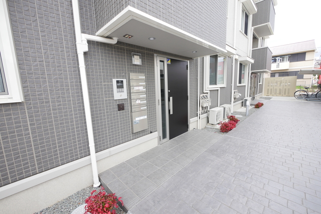 エントランス　★綺麗なエントランスですね★