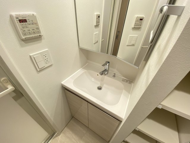 洗面設備　使いやすい洗面所です