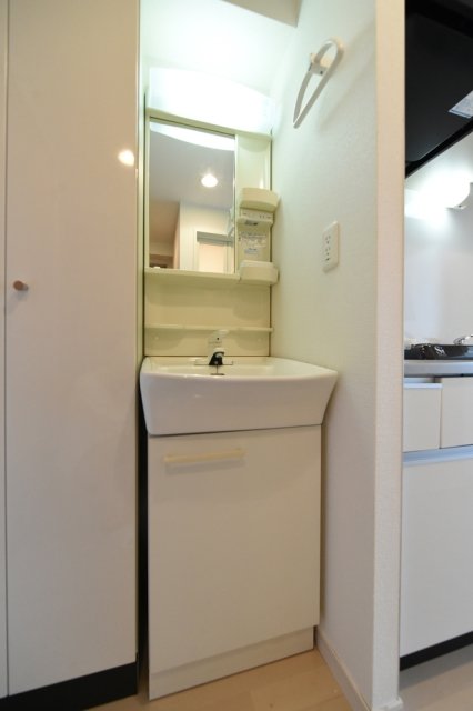 洗面設備　独立洗面台で身支度をすべて済ませてしまいましょう