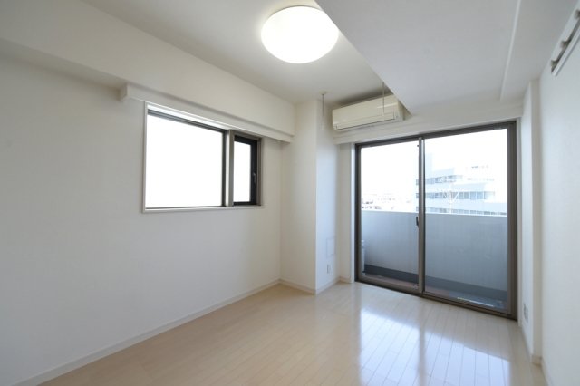 居室・リビング　個人の部屋や寝室として使える洋室です