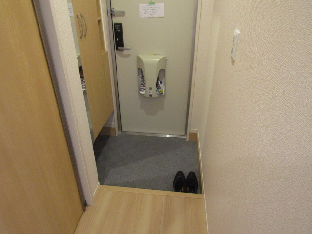 玄関　同物件のほかの部屋の写真です☆