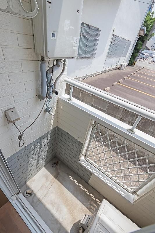 バルコニー　バルコニーからの眺めを楽しみながら食事をしませんか