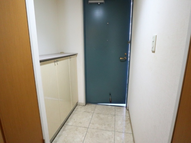 玄関　＊別号室参考写真です