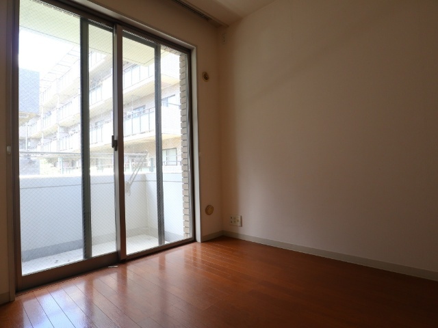 居室・リビング　＊別号室参考写真です