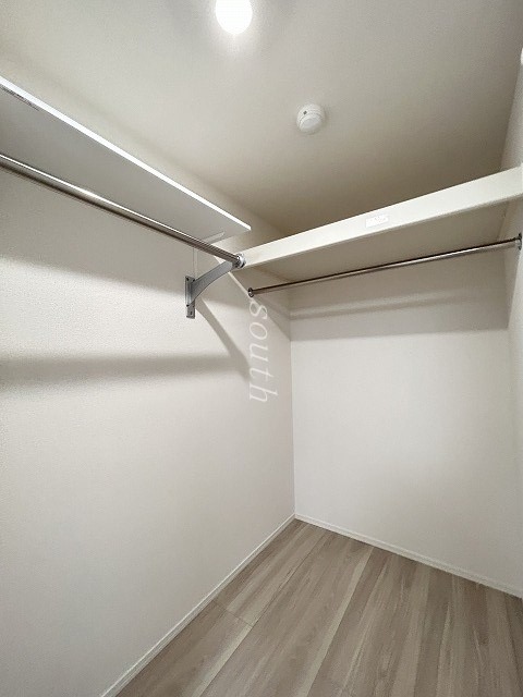 収納　ウォークインクローゼット