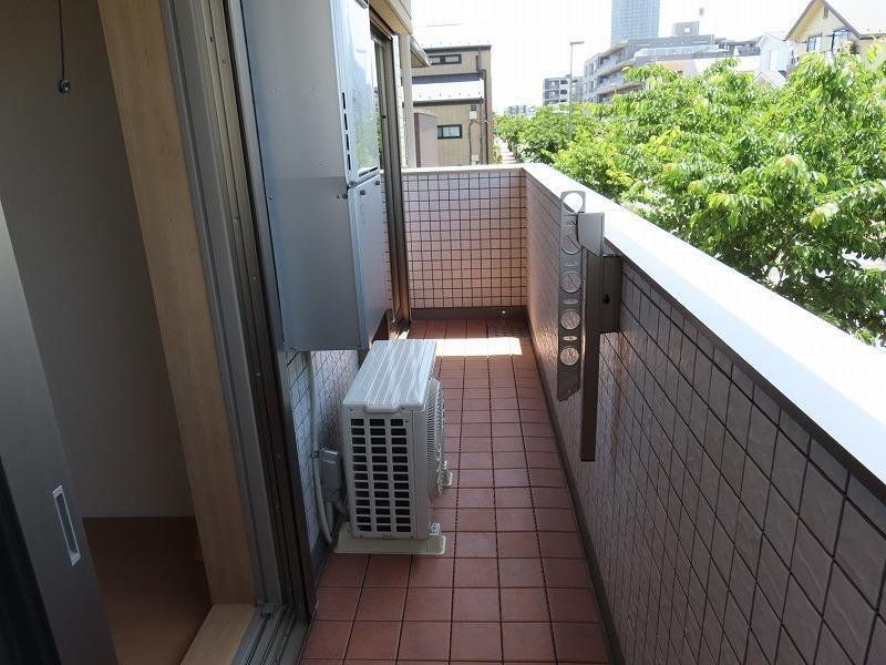 バルコニー　うれしいバルコニー付き！