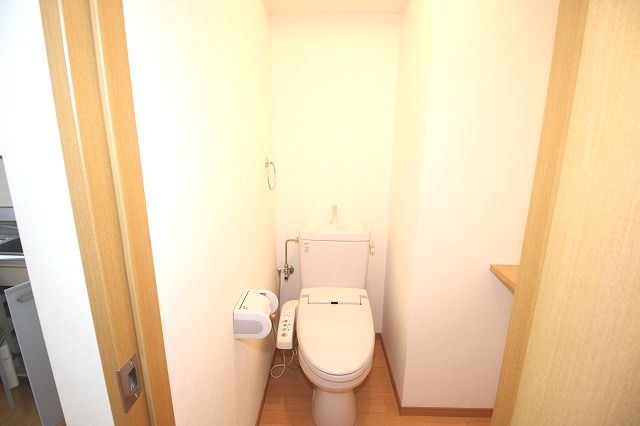 トイレ　落ち着いたトイレです