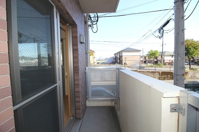 バルコニー　暖かな日差しのふりそそぐバルコニー