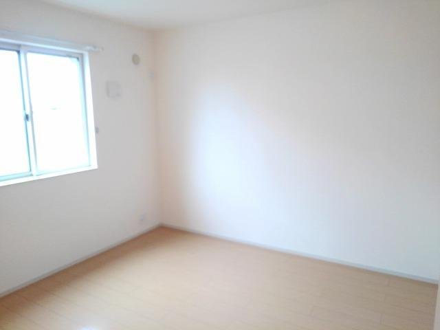 その他部屋・スペース　落ち着いて過ごせるお部屋なので、寝室にいかがでしょうか