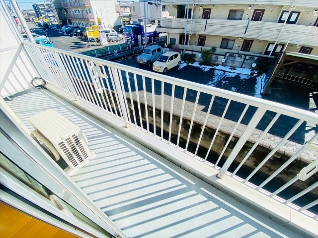 バルコニー　同一建物２０２号室の内装写真掲載