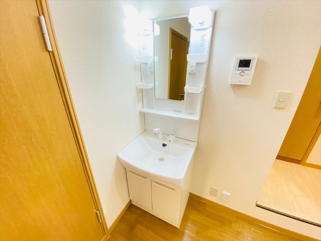 洗面設備　同一建物２０２号室の内装写真掲載
