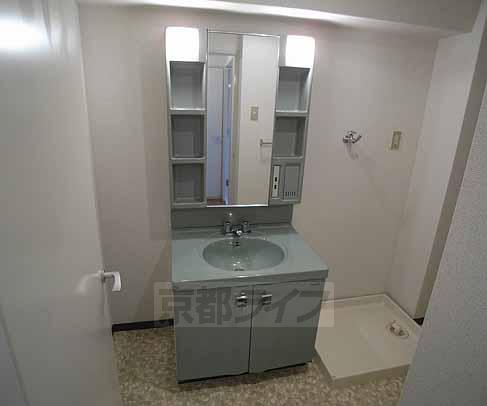 洗面設備　独立洗面台です！