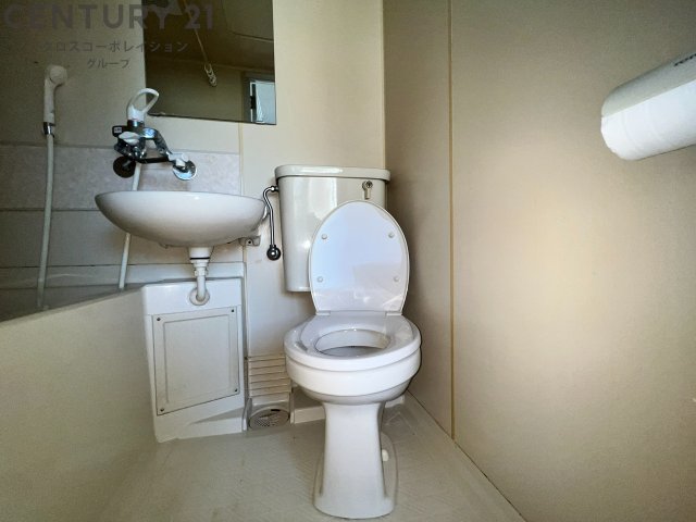 トイレ　浴室内にトイレがあります☆