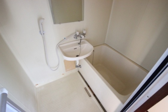洗面設備　※別号室の写真です