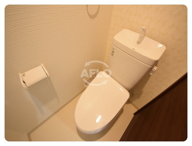 トイレ　ジュネスシャトー深江橋　温水洗浄便座