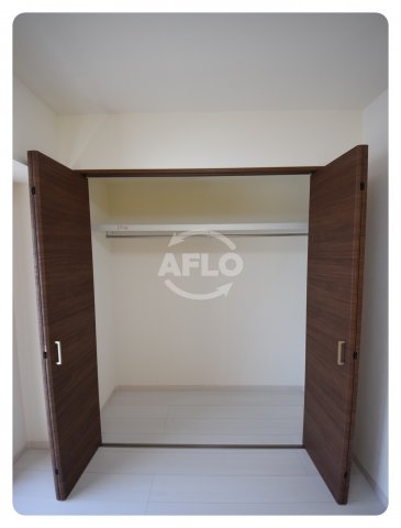 収納　ジュネスシャトー深江橋　クローゼット